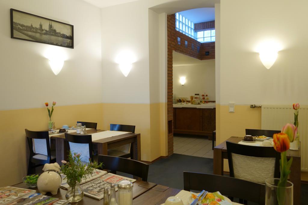 Pension Am Helenenwall Colonia Esterno foto